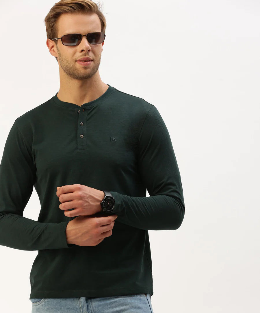 Men’s Olive Solid Henley Neck T-Shirt – Rugged Minimal Everyday Essential