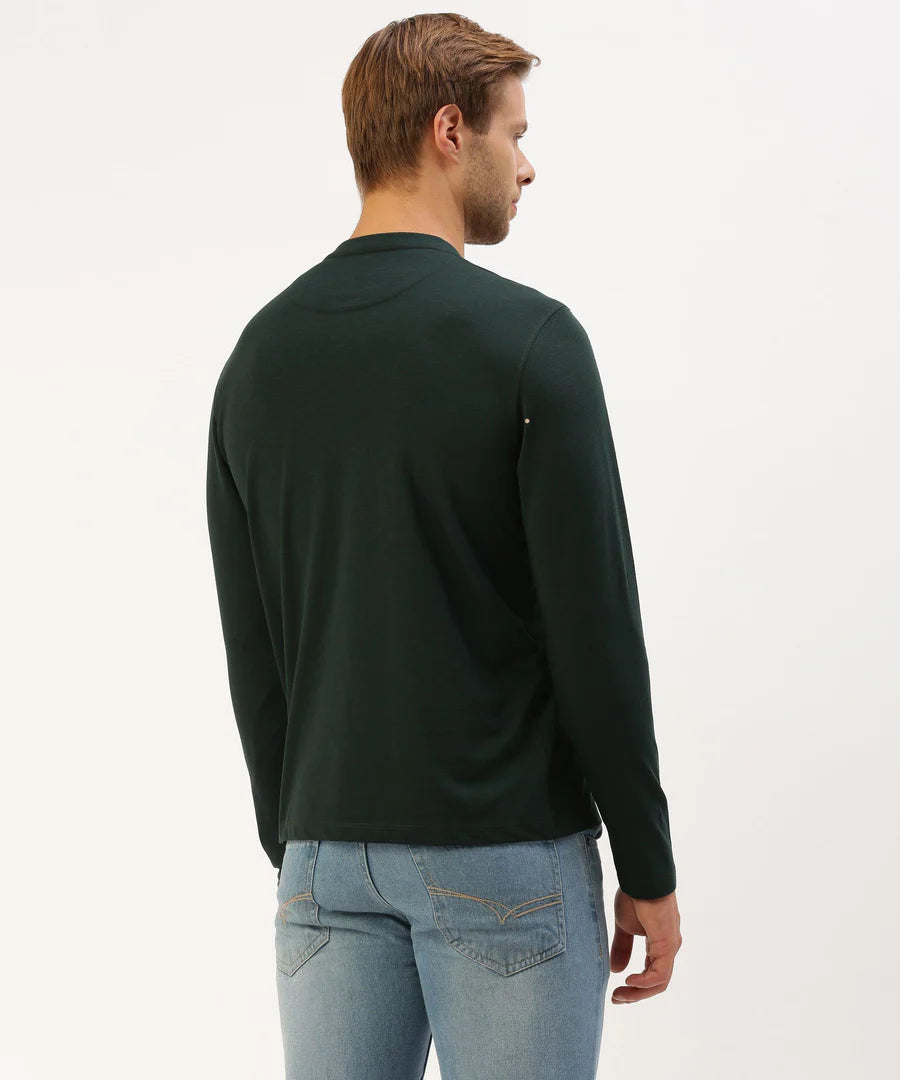 Men’s Olive Solid Henley Neck T-Shirt – Rugged Minimal Everyday Essential
